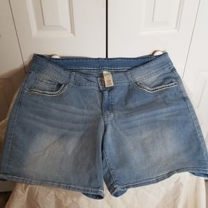 ⚘2 for $20⚘ jean shorts with fancy pockets